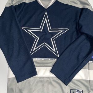 NFL/Football: Dallas Cowboys Long Sleeve Shirt (Small)